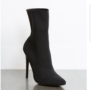 Black woven Steve Madden Booties